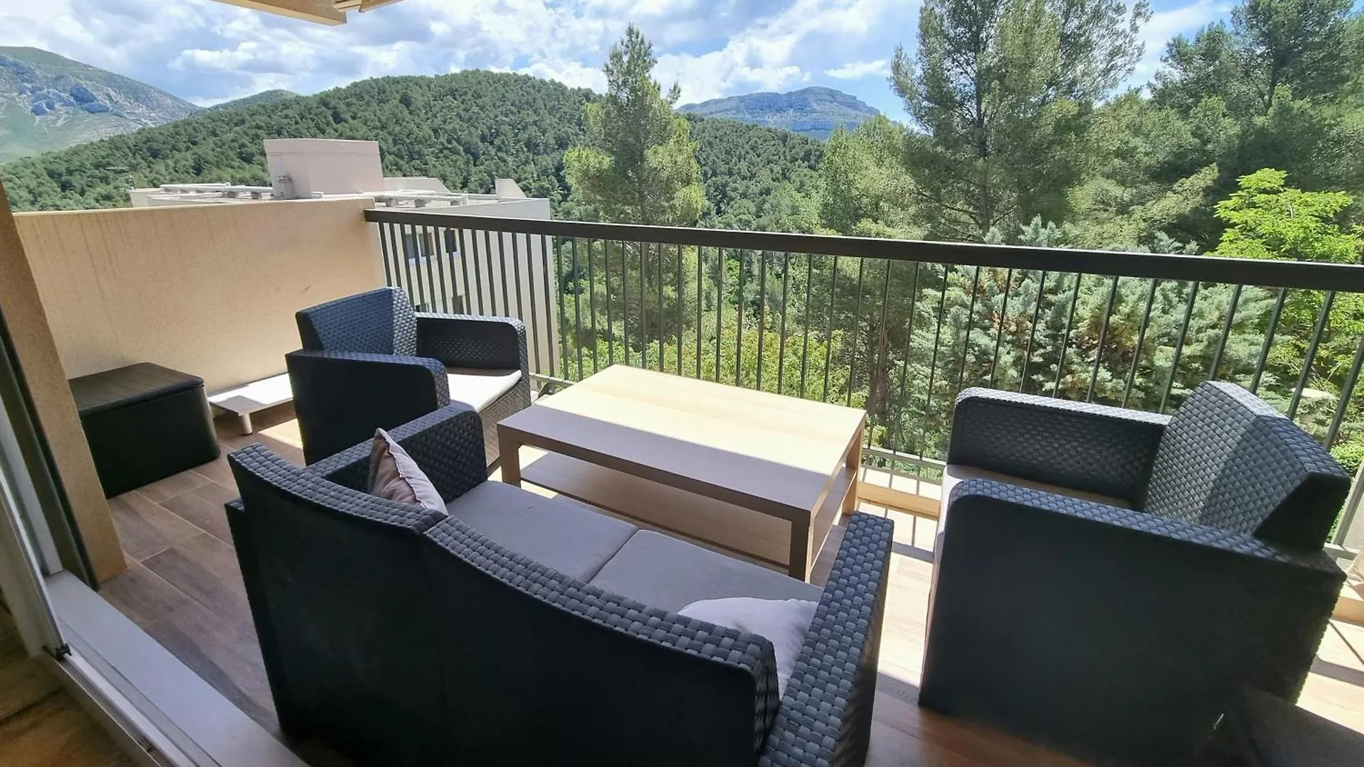 Appartement T4 115 M2 Super Valmont Chanot Velodrome Marseille France