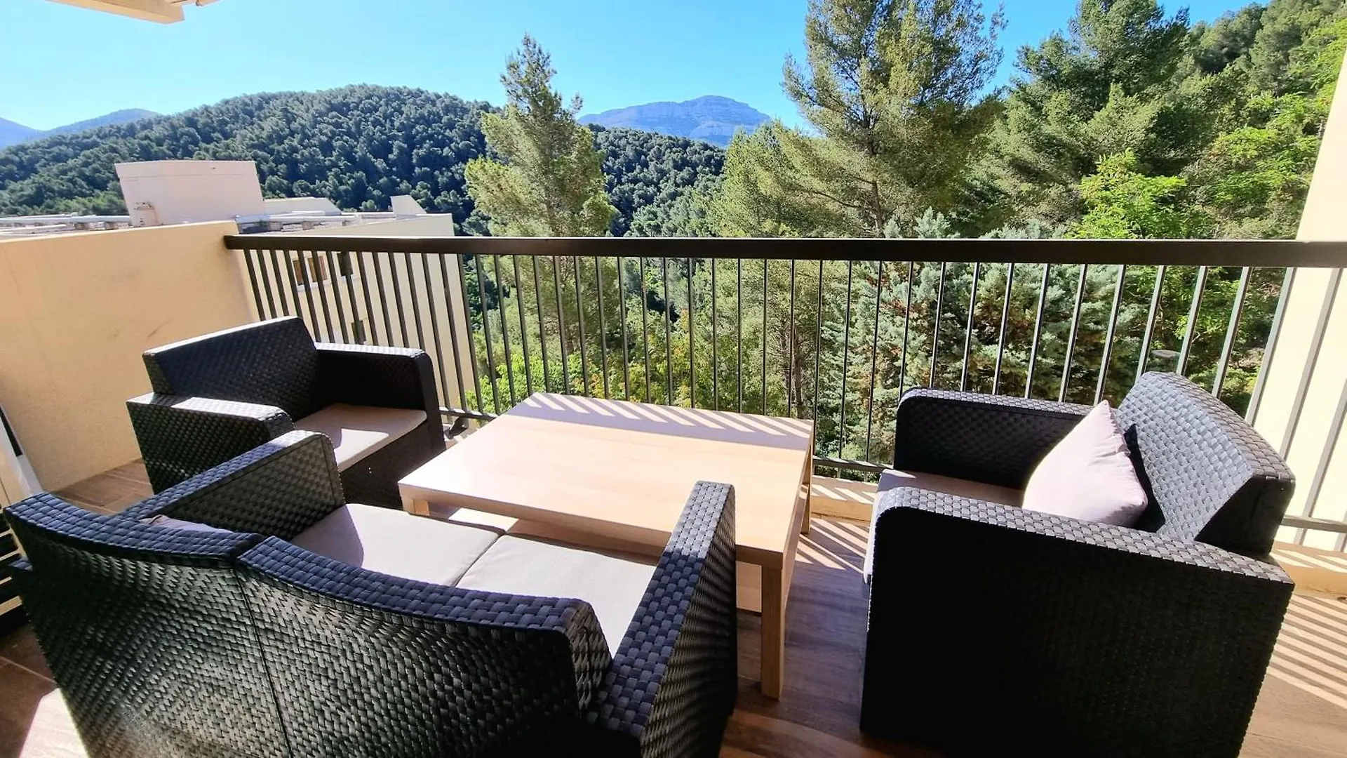 Appartement T4 115 M2 Super Valmont Chanot Velodrome Marseille